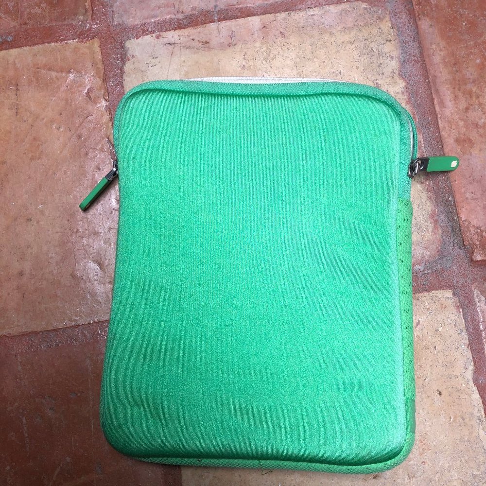iPad/Tablet Case - Picture 2 of 5